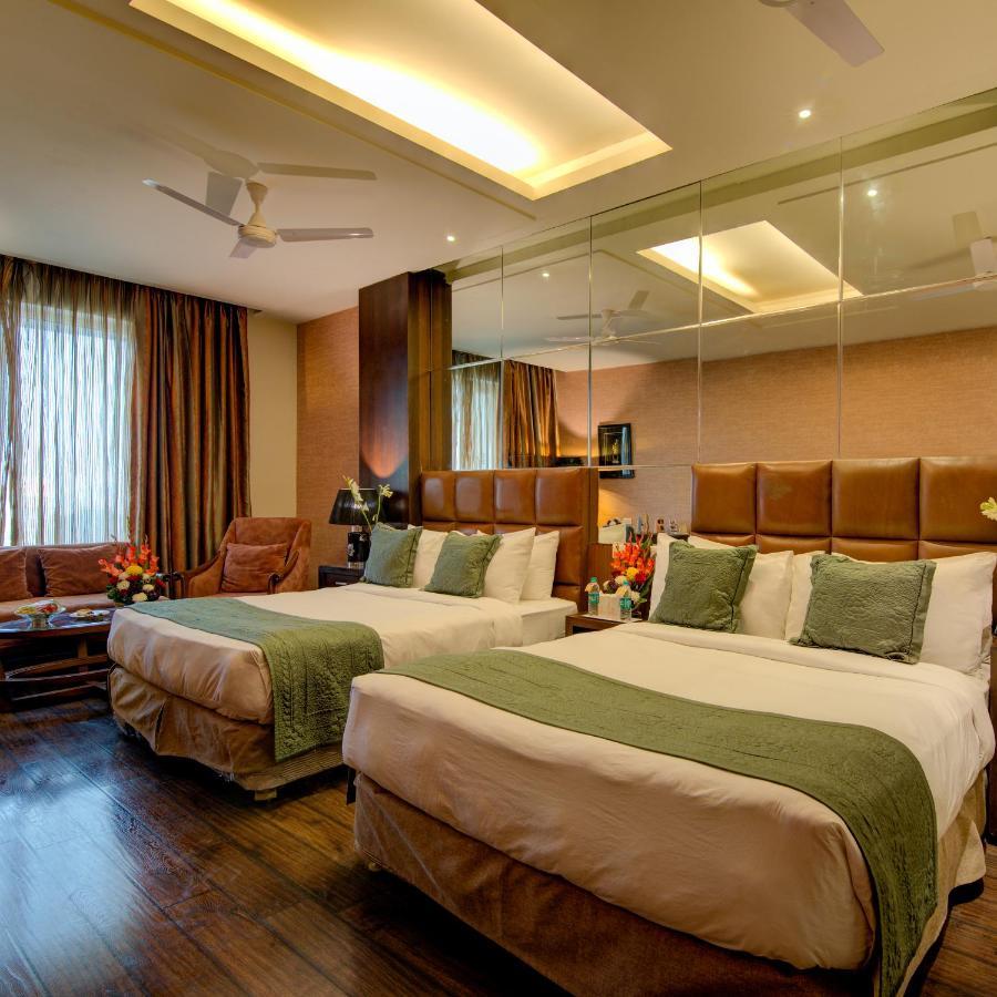 Hotel Godwin Haridwār Esterno foto